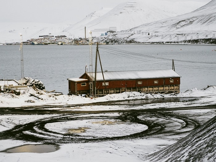 Område for gruveavfall, Longyearbyen i bakgrunnen